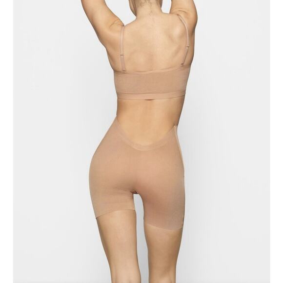 NWT Skims Sheer Sculpt Low Back Short Size M Ochre SH-SHO-0299 - Picture 1 of 10